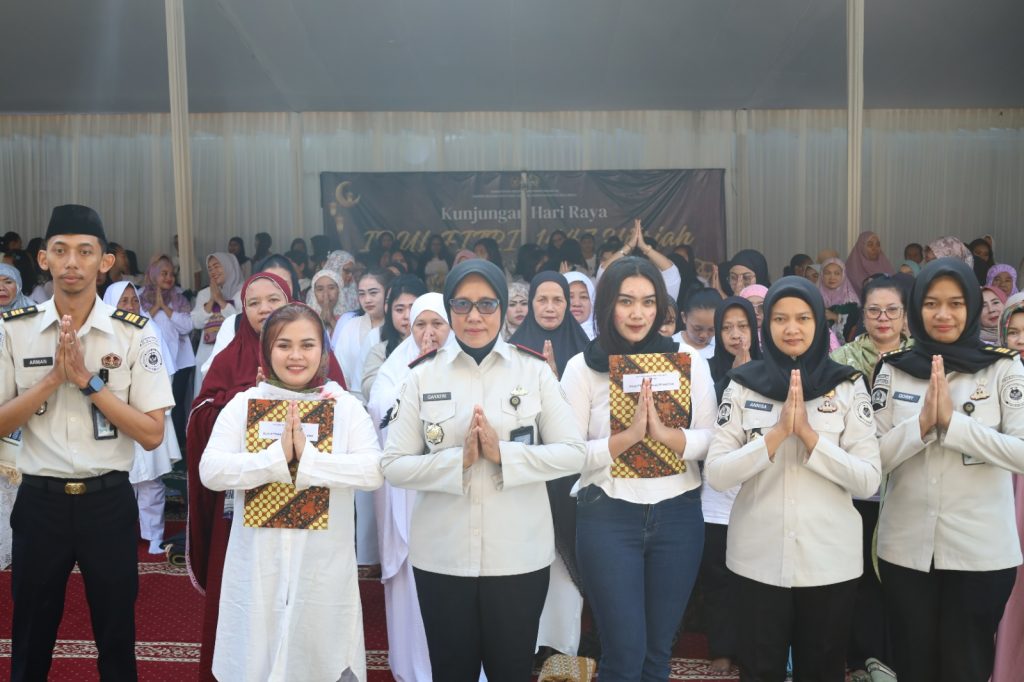 Lapas Perempuan Bandung Berikan Kebahagiaan Idul Fitri Dengan Buka Layanan Kunjungan Keluarga dan Beri Remisi Kepada 299 WBP